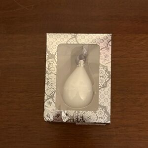 Taylor Swift White Holiday Ornament